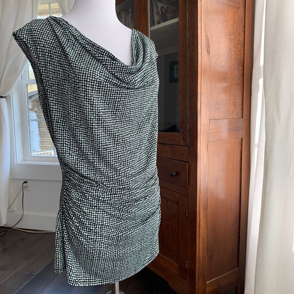 Vince Camuto Green Dotted Stretch Top, Size M